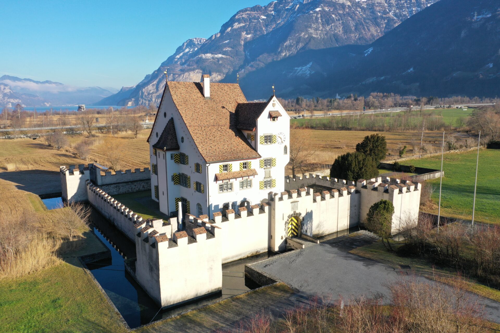 DJI 0102 Schloss Luft